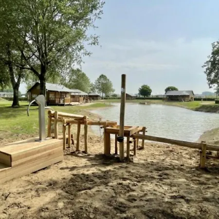 אתר קמפינג Betuwe Lodge, Camping Betuwe Kesteren